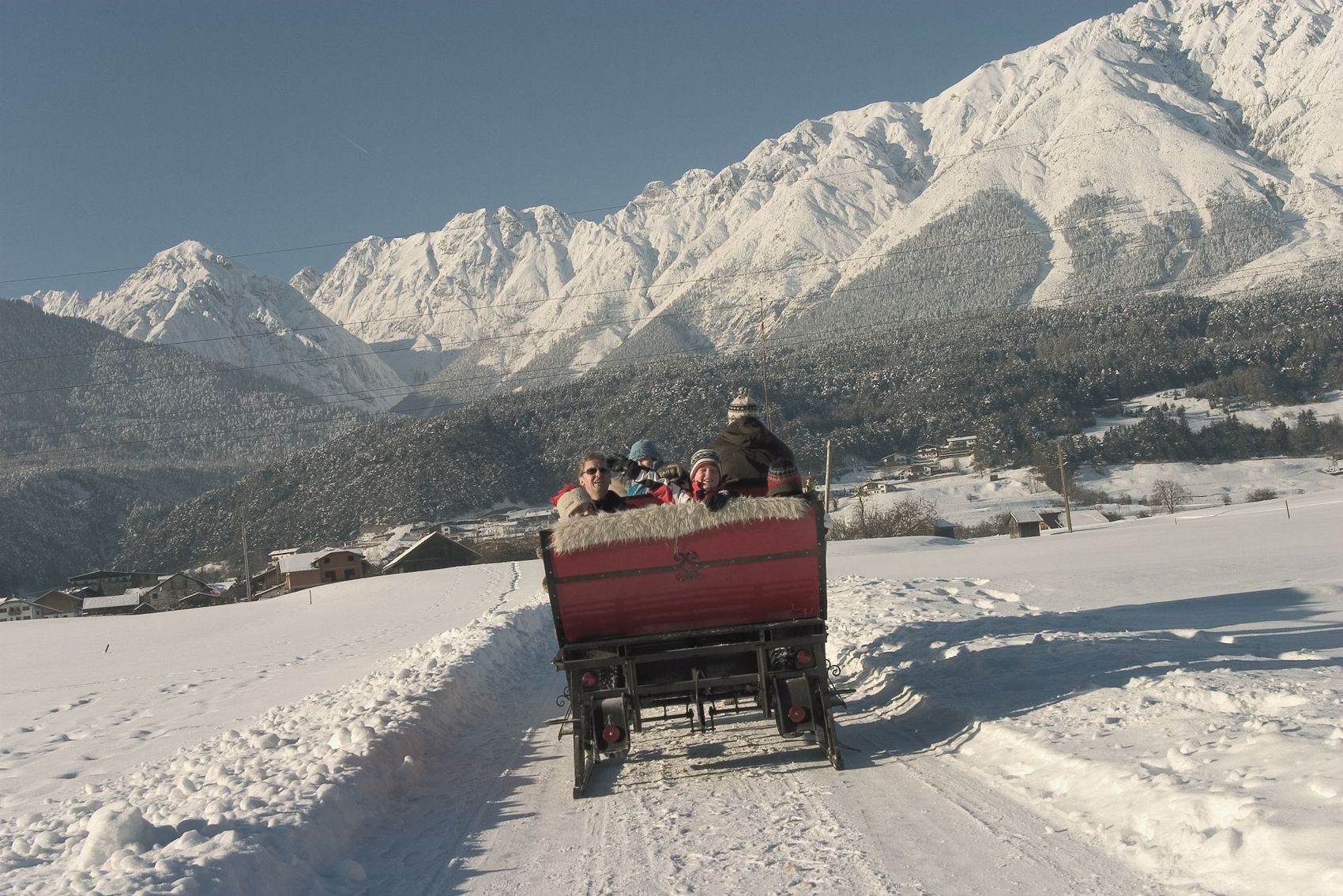 Pferdeschlittenfahrt durch Tirol