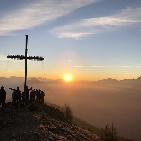 Teambuilding bei Sonnenaufgangstour zum Kreuzjoch©Imst Tourismus