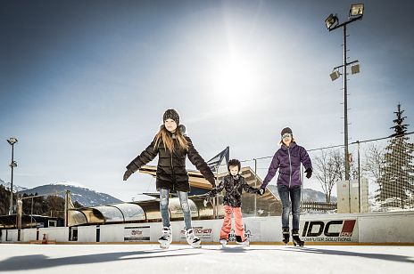 2021_imst_tourismus_eislaufen_wyhlidal_WEST-0246
