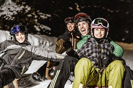 2021_imst_tourism_night_tobogganing_night_skiing_wyhlidal_WEST-0342
