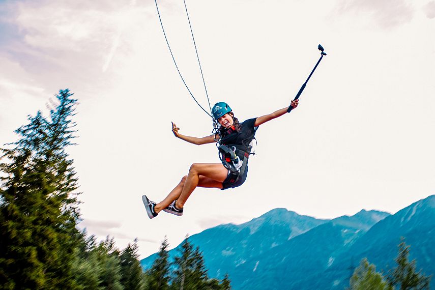 area47_climbing_megaswing_e.benrei-5898-lr-1