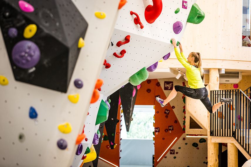 bouldering indoor stone block hall imst tirol (3)