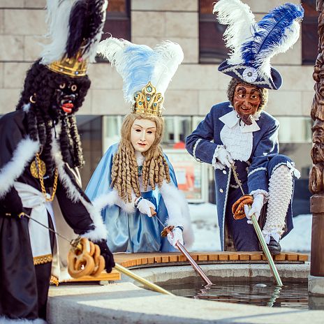 Buabefasnacht Imst carnival fountain