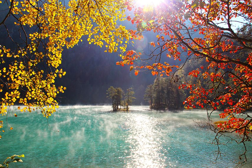 Autumn in the Fernsteinsee Nassereith outdoor region