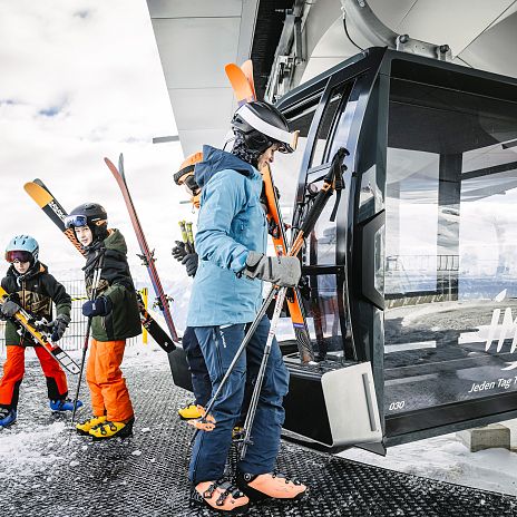winter skiing imst mountain lifts wyhlidal imst tyrol (9)