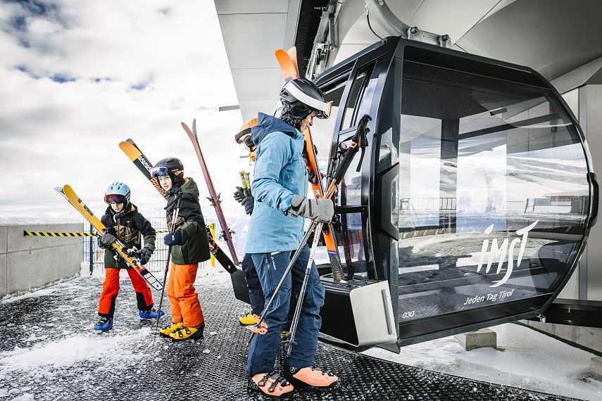 winter skiing imst mountain lifts wyhlidal imst tyrol (9)