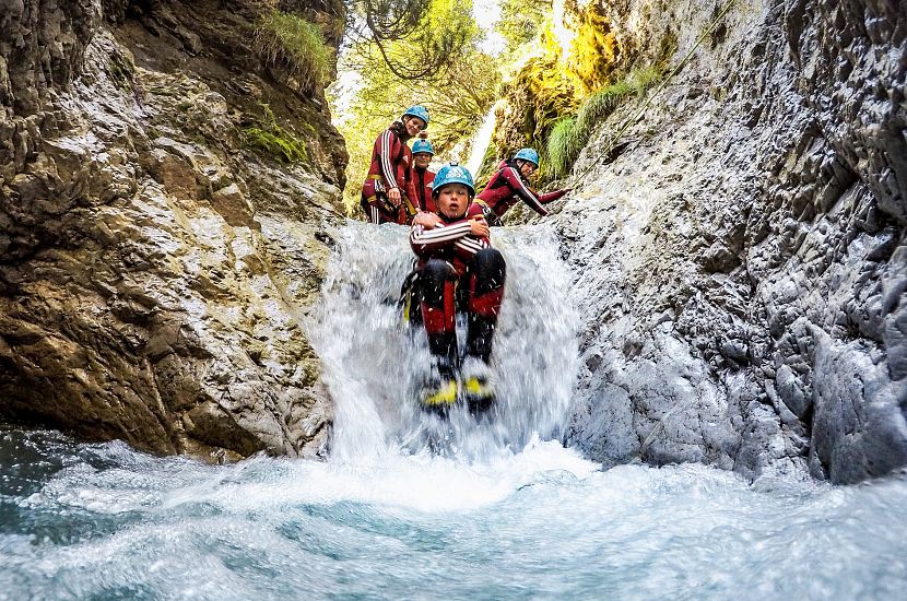 area47-aktivitaeten-outdoor-canyoning-kindercanyoning-kinder-oetztal-tirol-01