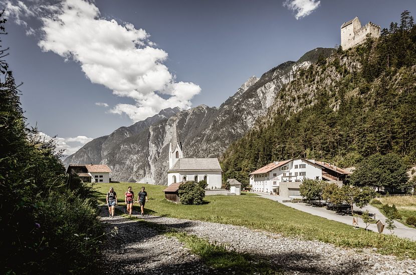2022-wandern-starkenberger-panoramaweg-abschnitt2-kronburg-mils-diewest-1