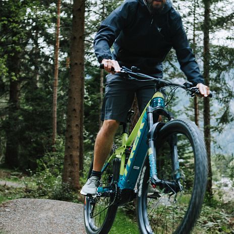 2025-veranstaltungen-flitz-family-trail-wald-preshootingimst-tourismus-2-1