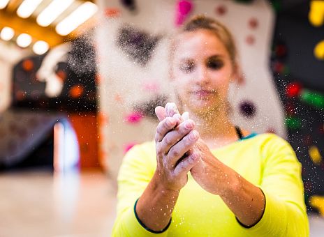 bouldern-indoor-steinblock-halle-imst-tirol-4-2