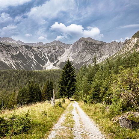 wandern-sommer-starkenberger-panoramaweg-imst-tirol-6-1